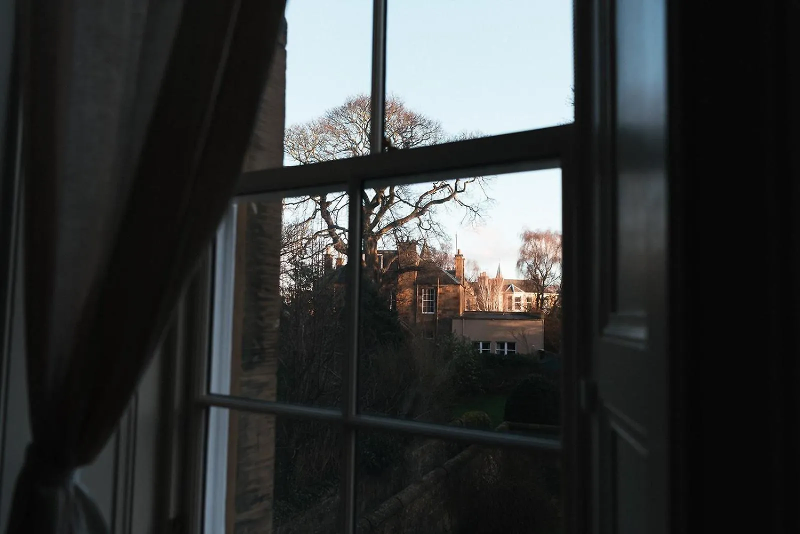 Beautiful Central Edinburgh Apartment